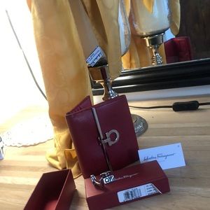 Gold Salvatore Ferragamo headscarf